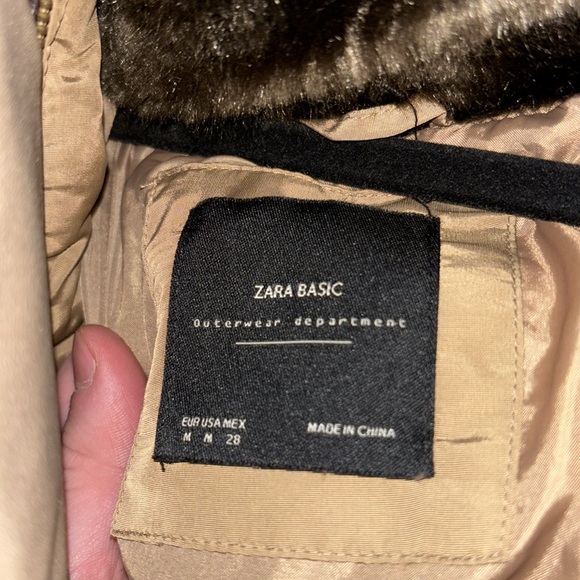 Like new Zara coat - Picture 2 of 2